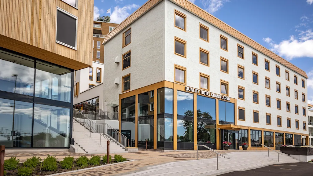 Quality Hotel Grand Larvik Facade Hotel Building 16 9